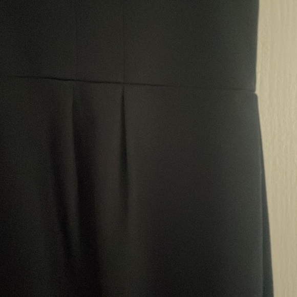 Classic banana republic black dress with satin shoulders. Size 8 sheath dress - Picture 6 of 6